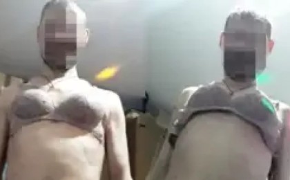 Балаларын қорлап, әйелінің іш киімін киіп суретке түскен ер азамат жайлы тың дерек айтылды