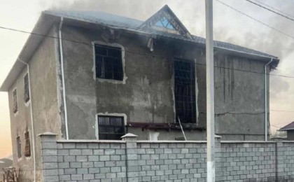 12 адамның өмірін қиған өрттен аман қалған үш адамның бірі есін жиды