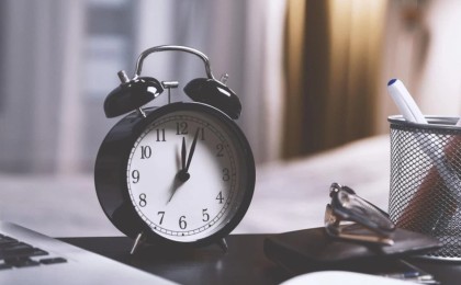 Кішкентай балалары бар ата-аналарға жұмыс күнін бір сағатқа қысқарту ұсынылды