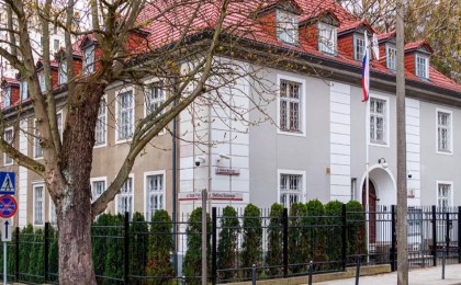 Польша елдегі Ресейдің соңғы консулдығын жаппақ