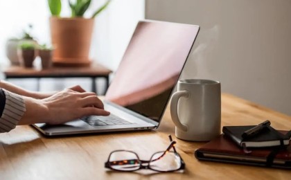 Үкімет ата-аналар үшін жұмыс уақытын қысқарту ұсынысын талқылайтын болды