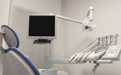 Астанадағы стоматологиядағы сәбидің өлімі: Бір жыл өтсе де, клиника жұмысын тоқтатпаған