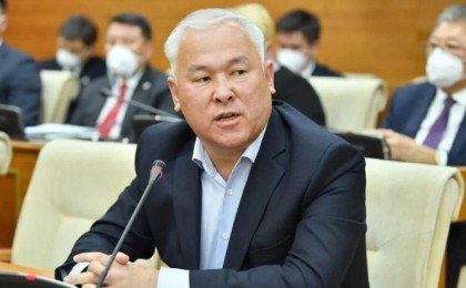 "4 мыңнан астам ата-анадан жиналған 1-2,5 млн жоғалып кеткен": Депутат Tesla Education оқу орталығын алаяқтық жасады деп айыптады