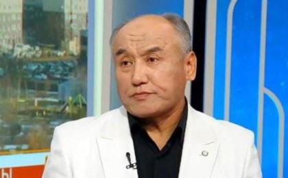 Танымал әнші Сәкен Қалымов отбасындағы сұмдық жайтты айтты (ФОТО)