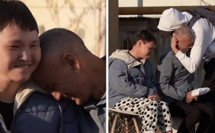 Қара бетперде киген жігіт науқас қызы бар әкеге үй сыйлады