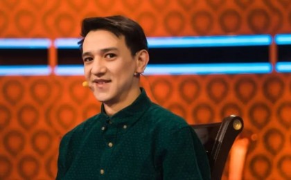 «Жараспайды екен» – Интимді ән орындаған Ерболат Құдайберген күлкіге қалды