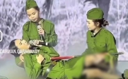 “Мәншүк пен Әлияның рухына құрметсіздік”: Жайдарманның шектен шыққан әзілі жаға ұстатты (ВИДЕО)