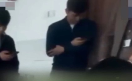 Алматы облысында дене шынықтыру мұғалімі оқушыны шашынан сүйреп, соққы жасаған