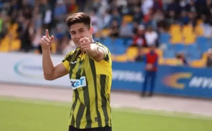 Дастан Сәтпаев әлемдегі болашағы зор шабуылдаушылардың ондығына кірді