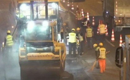 Қытайлар бір түнде 8 мың тонна асфальт төсеп, жолды қалпына келтірген