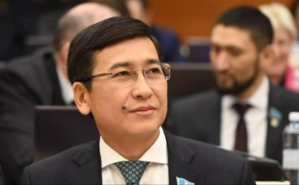 Асхат Аймағамбетов қазіргі ата-аналардың бас қайғысына айналған мәселені ашып айтты