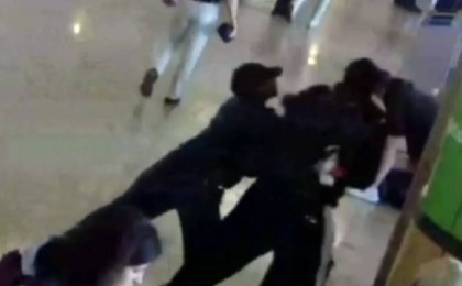 Олимпиада медалін жеңген қыз әуежайда өз жігітін ұрып, 20 тәулікке қамалды (ВИДЕО)