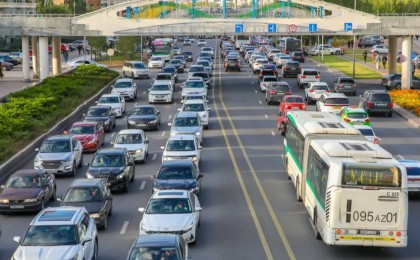 Елордада жұмыс кестесінің өзгеруі көлік кептелісін азайтты ма – Жеңіс Қасымбек жауабы