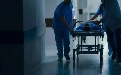 Қоғамдық жұмыс, айыппұл, 12 жылға бас бостандығынан айыру: Қазақстанда медицина қызметкерлерін қорғайтын заң қабылданды