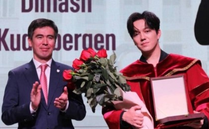 Димаш ҚазҰМУ-дың құрметті профессоры атанды