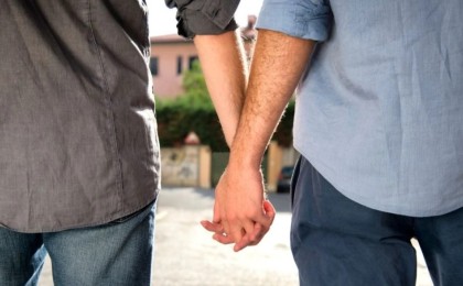 Еркектер қол ұстасып қыдыруына болады: вице-министр ЛГБТ насихатына не жатпайтынын айтты