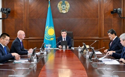 «Таза көмір» және эмиссияларға мониторинг жүргізудің автоматтандырылған жүйесі: Олжас Бектенов «Жасыл экономика» жөніндегі кеңестің отырысын өткізді