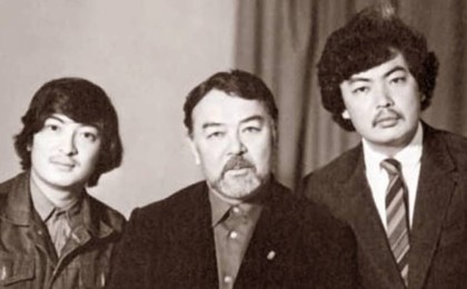 "Бір өкінішім – бетінен бір сүймеппін": Асанәлі Әшімов Сағи ұлын еске алып, жылап қалды (ВИДЕО)