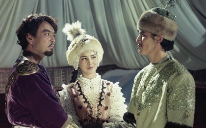 Кинода Төлеген мен Жібекке кедергі болған Бекежан өмірде екеуінің тойын басқарып берді