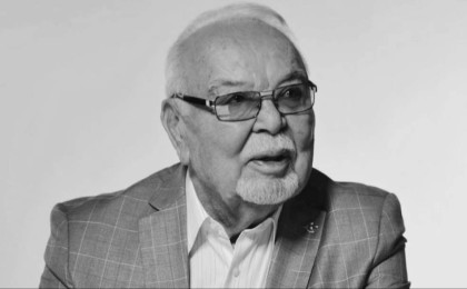 "Қазақ өлген адамды шығарып салудан мықты": Асанәлі Әшімовтің жеке жазбалары тарап кетті