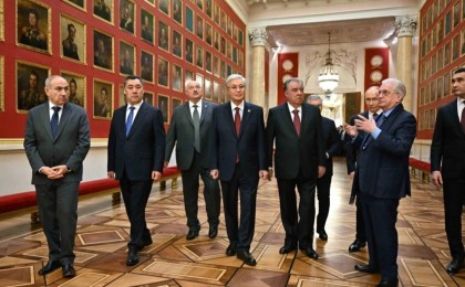 Қасым-Жомарт Тоқаев пен ТМД басшылары Эрмитажды аралады