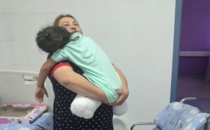 Астана әкімі автобус апатынан аяғынан айырылған 8 жасар Алуаға пәтер сыйлады