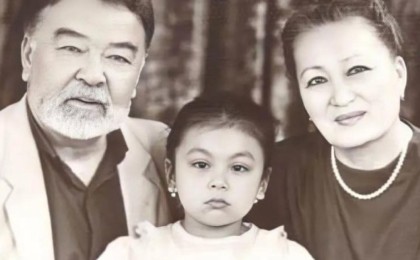 «Ішкі ағзаның бәрі желініп кеткен»: Бағдат Әшімова актердің бірінші әйелі қалай қайтыс болғанын айтты