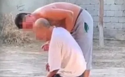 Өз әкесін көшеде ұрып-соққан азамат қанша жылға сотталмақ?