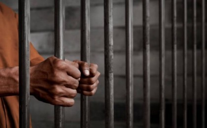 “Қазанмен ұрған”: Алматыда ер адам әйелі мен 6 жасар қызын аса қатігездікпен өлтірді