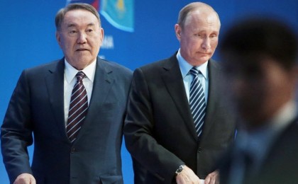 “Неден дәмелісіз? Қызыңызды таққа отырғыңыз келе ме?”: Путинмен кездескен Назарбаевты ел сынап тастады