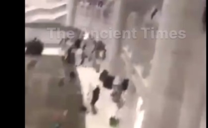 Ер адам Меккедегі мешіттің жоғары қабатынан құлап, өзіне қол жұмсады (ВИДЕО)