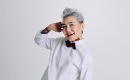 “Тәй-тәй демейсіздер ме?”: Гүлмира Ізбасқан 30-ға келіп тұсауын кестірді (ВИДЕО)