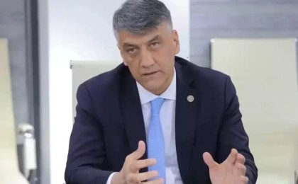 Өзбекстандық саясаткер отандастарын Ресейден кетуге үндеді