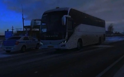 Қостанай облысында боран соғып, 47 жолаушысы бар автобус тас жолда тұрып қалды