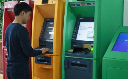 Банкоматтан ақша шешкен деректер енді алты айға дейін базаға енгізіледі. Жаңа талаптар нені өзгертпек?