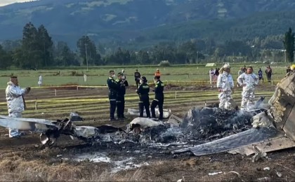 Бір күн бұрын сахнада еді: Танымал әнші ұшақ апатынан қайтыс болды