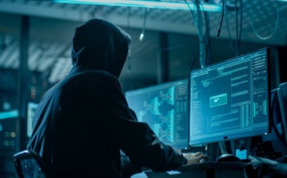 "Коста-Рикадан шетелдік нөмір арқылы жазды": Танымал журналист өзіне "Атырау хакер" жазғанын айтты (ВИДЕО)