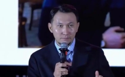 “Қажылыққа жолдама”: Ерекше баласы бар ананы кемсіткен коуч кешірім сұрады