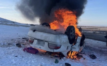 Екі жеңіл көлік бетпе-бет соқтығысып, 5 адам көз жұмды (ВИДЕО)