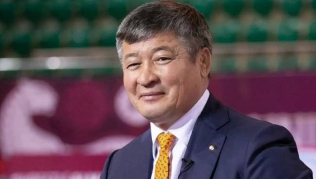 "Тоқтатайын деп шешім қабылдадым". Дәулет Тұрлыханов шұғыл мәлімдеме жасады