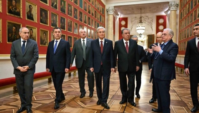 Қасым-Жомарт Тоқаев пен ТМД басшылары Эрмитажды аралады