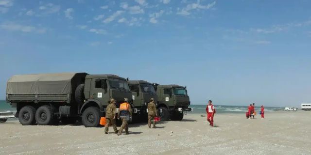 Каспийдегі қайғылы оқиғадан кейін қаза тапқан әскерилердің отбасыларына қаржылай көмек бөлінді