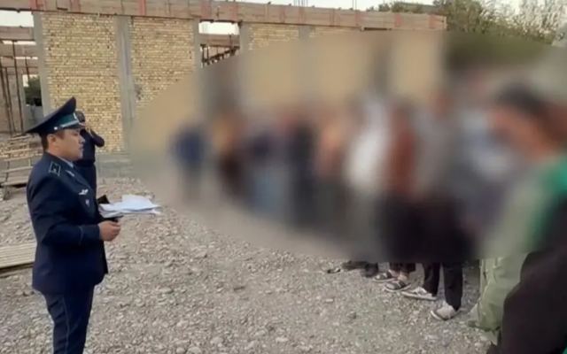 Полиция 236 азаматты Қазақстаннан  күштеп шығарған – олар енді елге бес жыл бойы кіре алмайды (ВИДЕО)