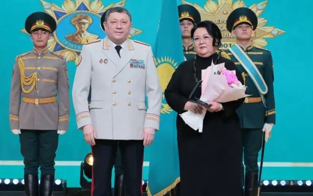 Ғазиз Байтасов атындағы алғашқы медаль батырдың жесіріне табысталды