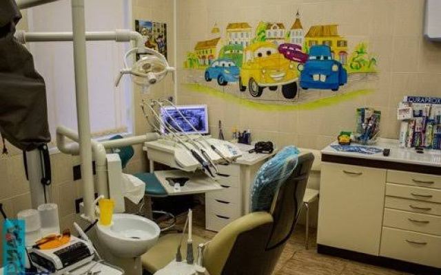 Стоматологияда тісін емдеткен қыз үш тәулік ес-түссіз жатыр