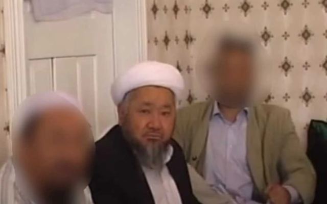 Діни қауымдастықтың басшысы жасөспірімдерге сексуалдық зорлық жасады деп айыпталды