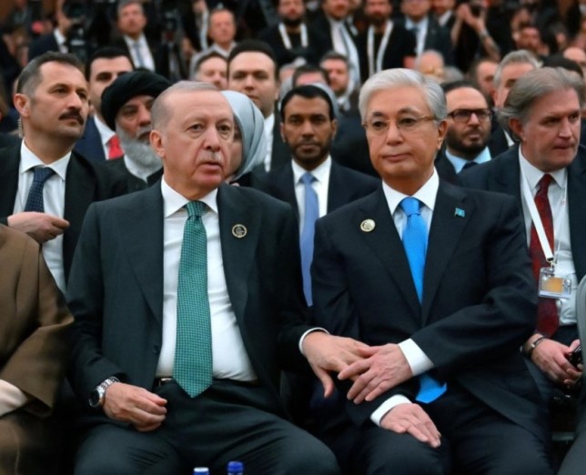 Тоқаев пен Ердоған бірге отырды: Анталия дипломатиялық форумына кімдер барды?