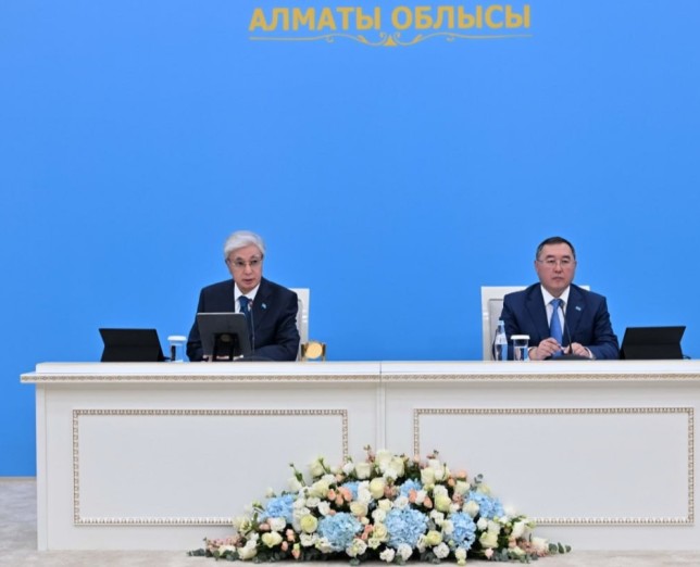 "Баяғы жартас – сол жартас", қаланың келбеті – өзгеріссіз күйде". Тоқаев Сұлтанғазиевтің жұмысын сынады