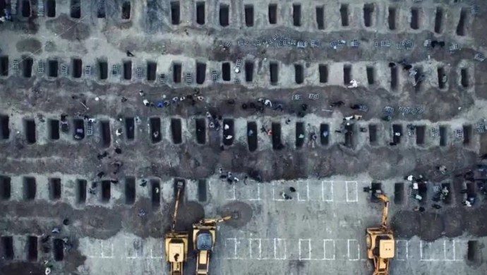 Иранда мектепке жасалған соққыдан қаза тапқан оқушылар мен мұғалімдер жерленді