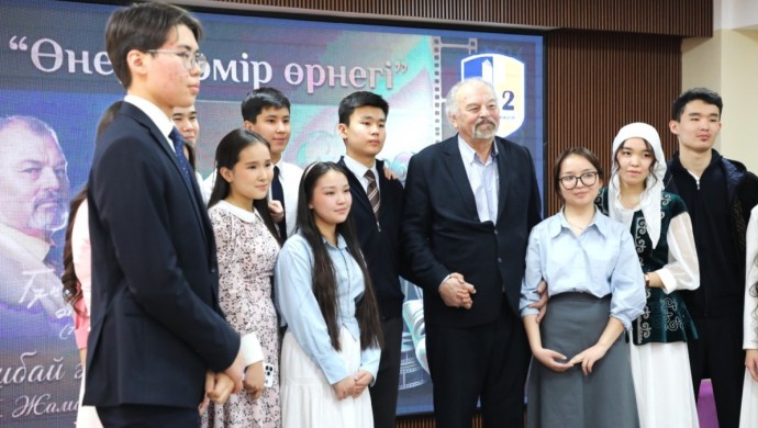 Тұңғышбай Жаманқұлов жастарды кітап оқуға, уақытты қадірлеуге шақырды